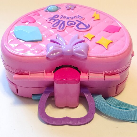 Polly Pocket 2-in-1 Travel Toy Playset with 2 Micro Dolls & Toy - Picture 8 of 11